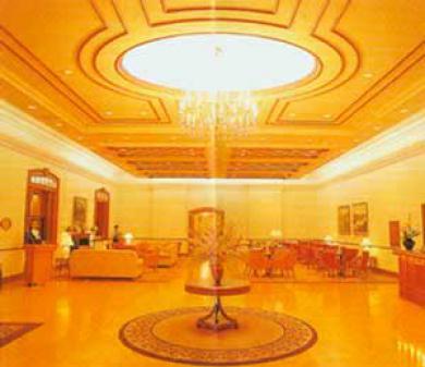 Jianghan Business Hotel Citycenter Ухан Екстериор снимка